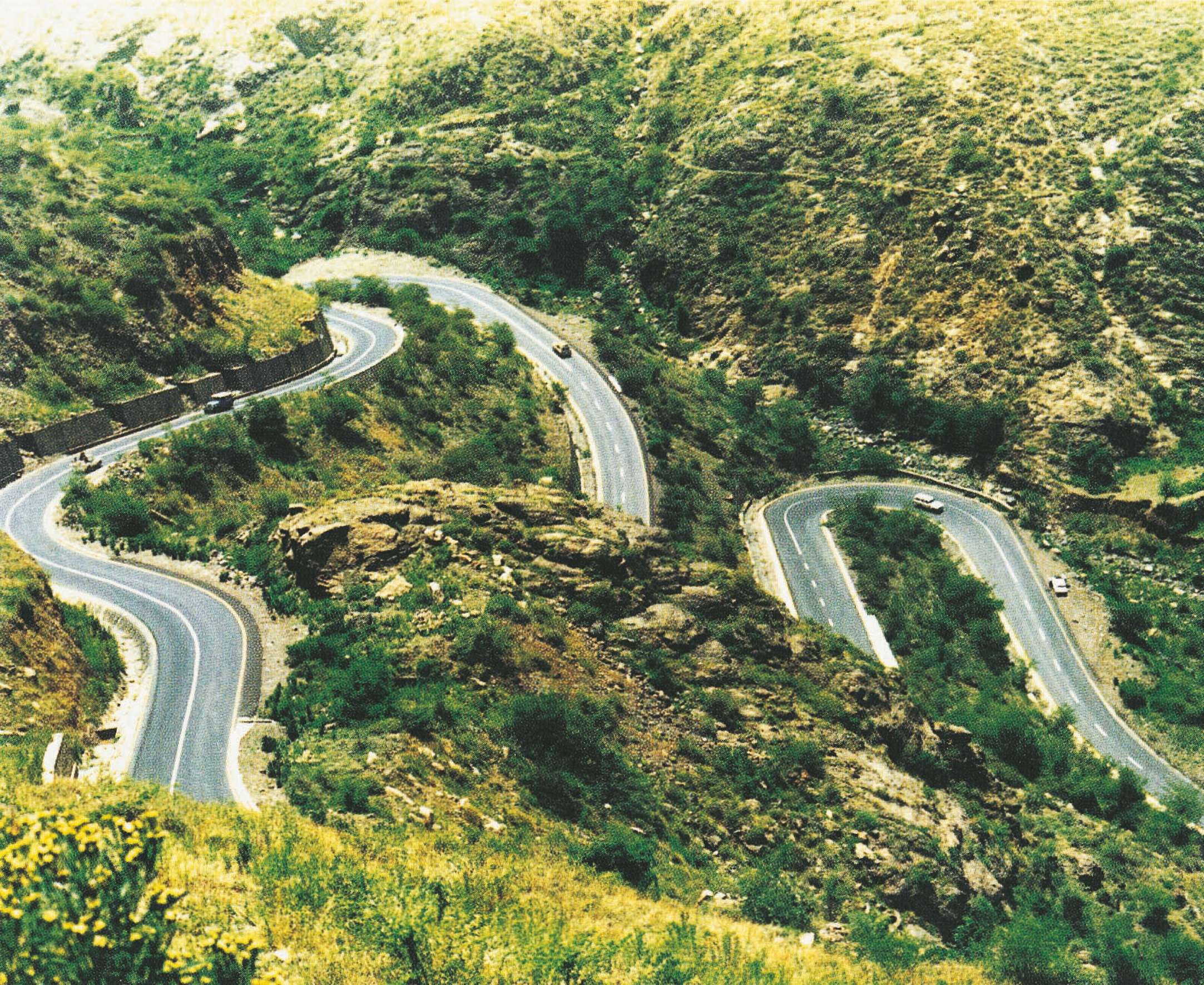 5也門薩那-塔茲公路.jpg