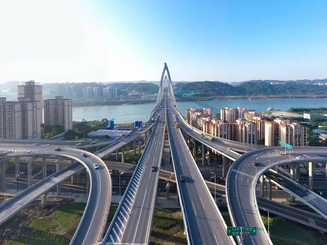 宜賓市鹽坪壩長(zhǎng)江大橋及連接線工程全面通車(chē)